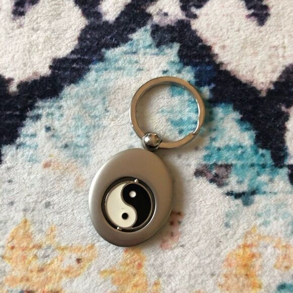 Vintage 90s spinning yin yang keychain fidget spinner y2k whimsigoth - Picture 1 of 4
